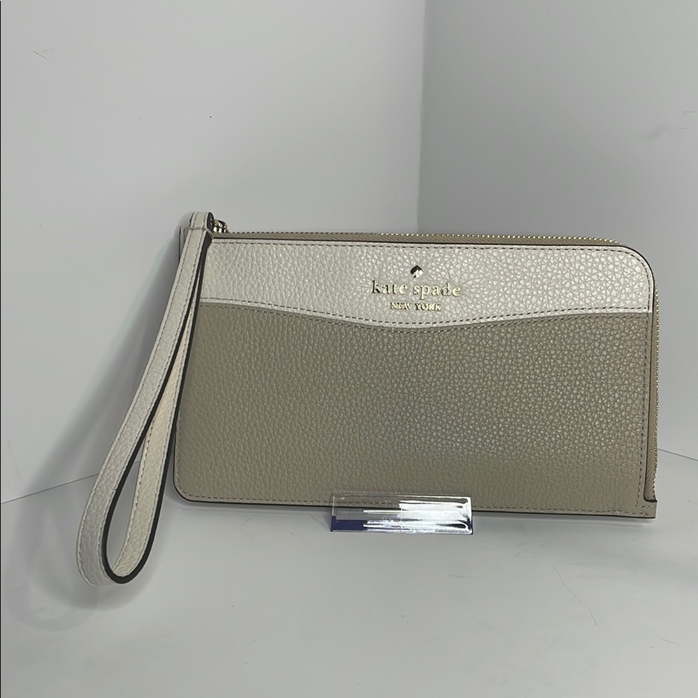 Kate Spade Tan and Cream Clutch Wristlet Elegant Design 8”X4” NWT